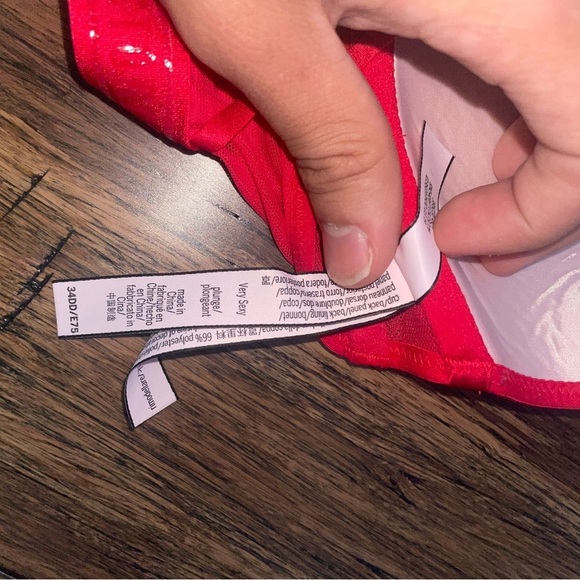 ❤️🔥Victorias secret very sexy plunge bra red lace bra strappy bra - Picture 8 of 15